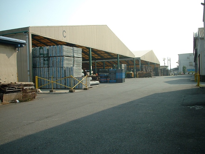 千鳥町のテント倉庫